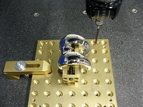 Vermessung eines künstlichen Gelenkes  auf der Messmaschine RAPID von THOME Präzision