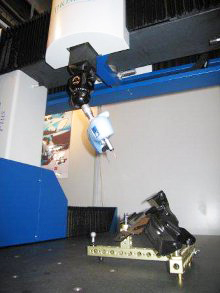 Laser scanner on measuring machine